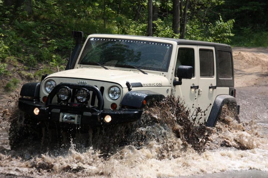  Jeep Wrangler Hemi AEV 2011 года  (фото 42 из 58)